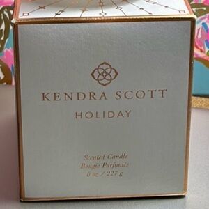 Kendra Scott large scented candle new inbox
